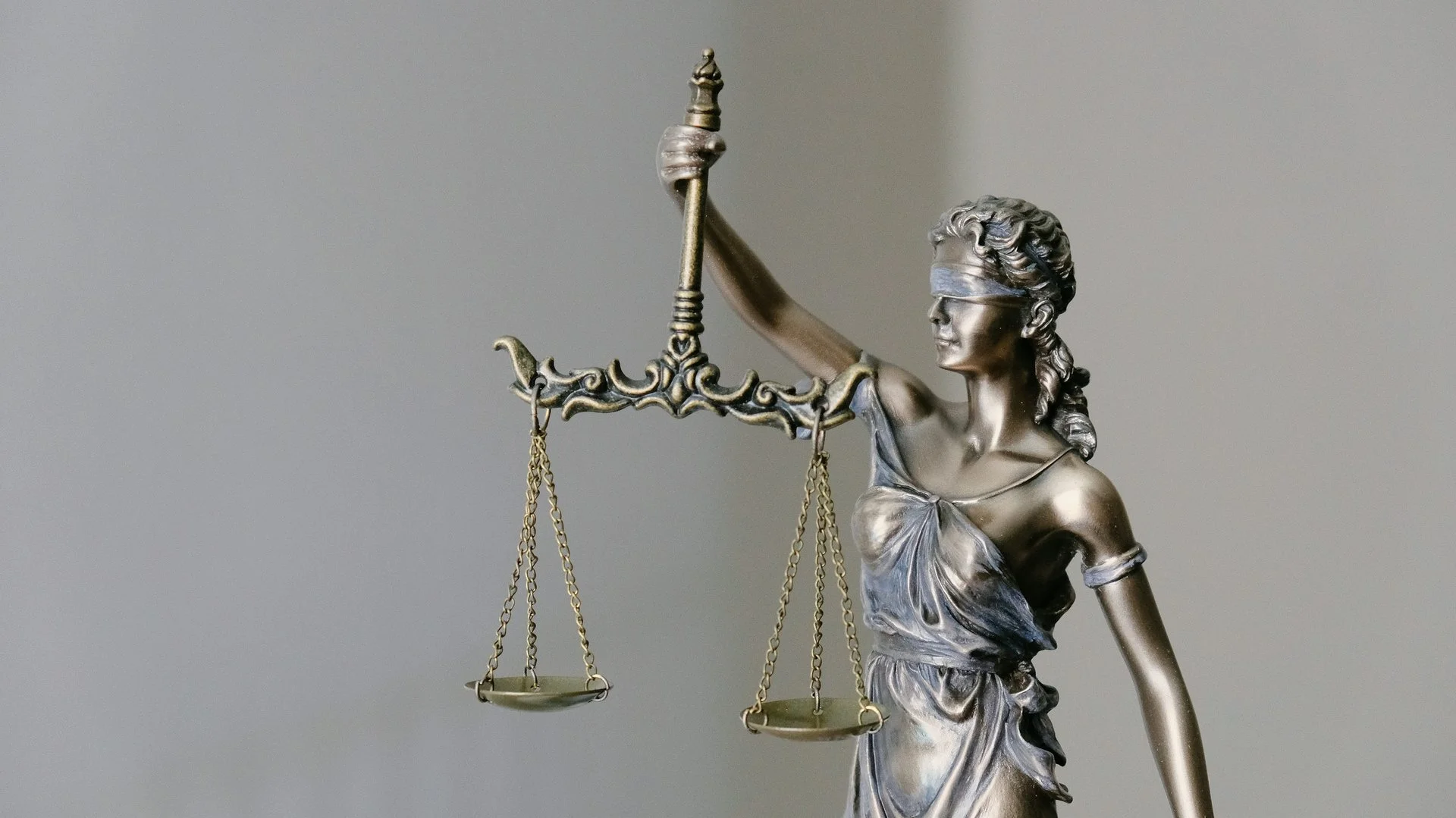 California personal injury attorneys providing free case consultations for car accident and injury victims in Los Angeles, Glendale, and Pasadena